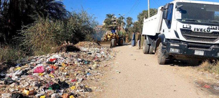 محافظ قنا يوجه بإنهاء أزمة مخلفات العديسية وإزالة تراكمات القمامة