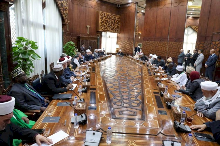 شيخ الازهر يستقبل ضيوف المجلس الأعلى للشئون الإسلامية من مختلف دول العالم