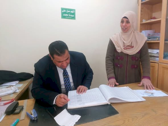 تنفيذًا لتوجيهات المحافظ .. مدير القوى العاملة بقنا يفاجئ مكتب تفتيش نقادة