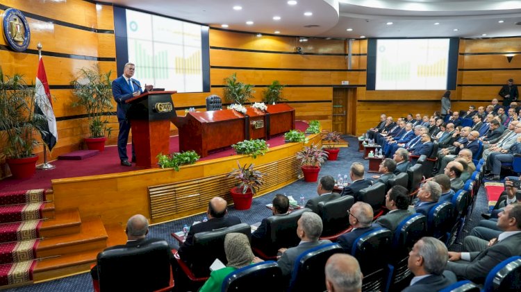 وزير البترول يستعرض خطط زيادة الإنتاج المحلي وتأمين احتياجات الغاز في الصيف