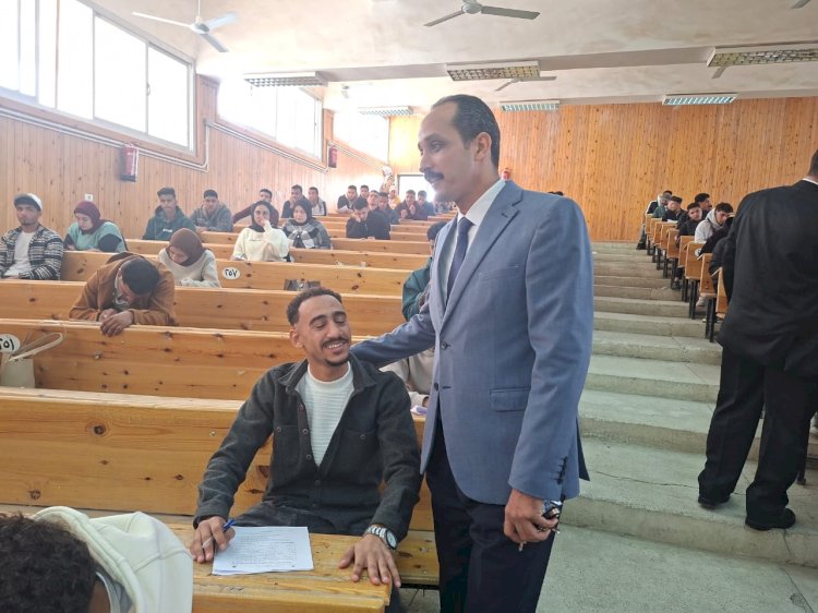 انتهاء امتحانات الفصل الدراسي الأول بكلية الحقوق بقنا وسط انتظام وانضباط