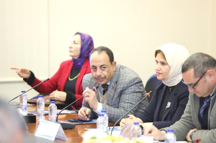 انعقاد جلسة لجنة قطاع الدراسات القانونية بالأكاديمية البحرية