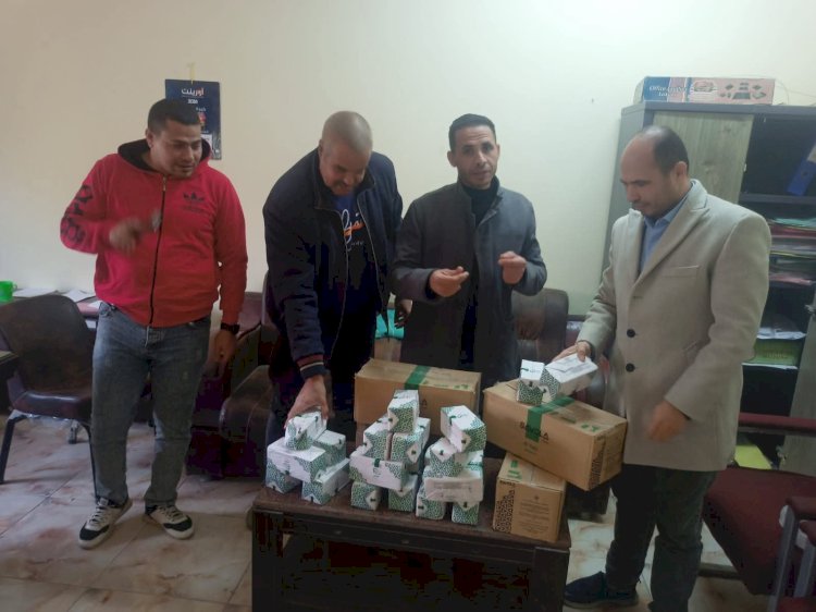 محافظ أسيوط: حملات رقابية مكثفة تضبط سلعًا غذائية فاسدة