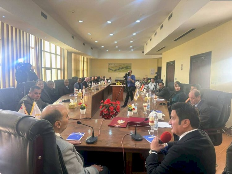 مدير مديرية العمل بقنا يشهد احتفالية سيمنار الجودة "صنع في مصر" بأسمنت النهضة