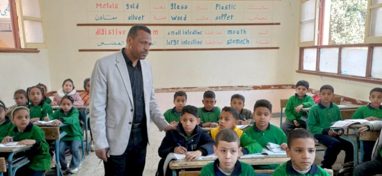 حزم وتوجيهات مباشرة.. عبدالواحد يتابع الدراسة بمدرستي الرزقة وبخانس
