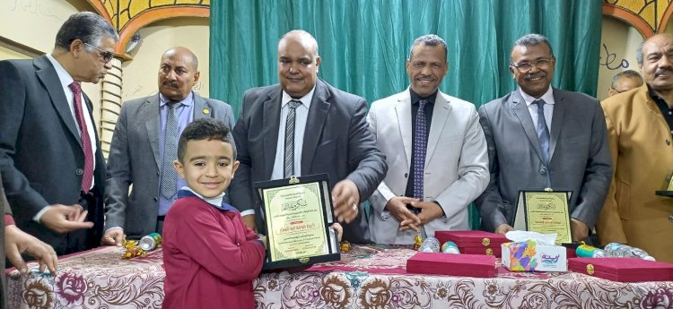 مديرالتعليم العام بقنا يشهد تكريم الفائزين في مسابقة مهارات القراءة بأبوتشت