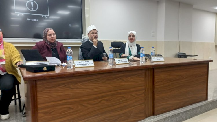 ندوة علمية بإعلام عين شمس عن «إدمان السوشيال ميديا»