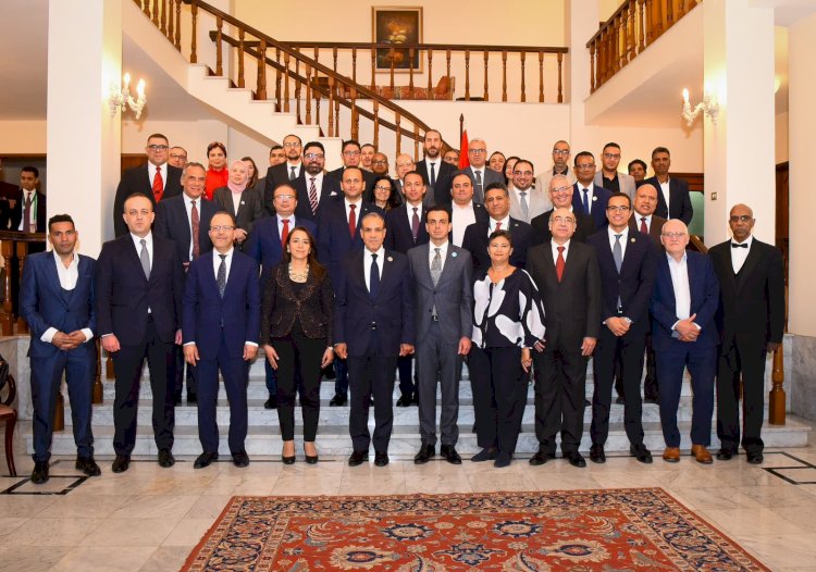 وزير الخارجية يلتقي بالجالية المصرية في أديس أبابا