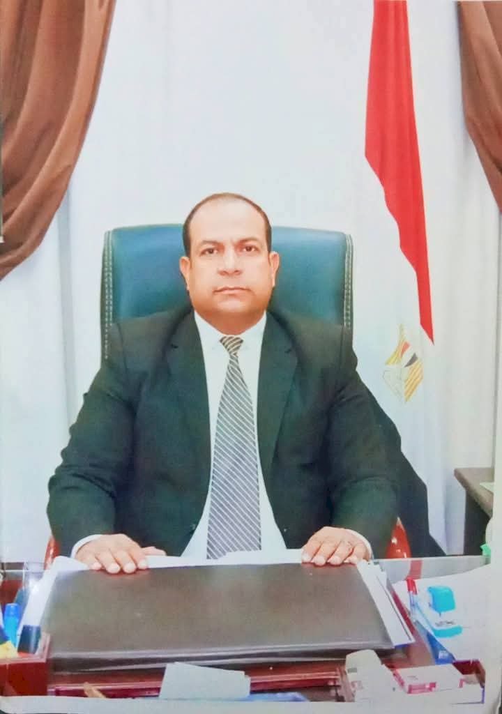 الوحدة المحلية  تقود حملات نظافة لاظهارالمنظر الجمالي لأخميم