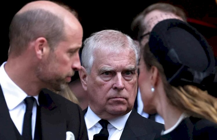 التحقيق في استخدام الأمير أندرو لسلاح الجو الملكي للقاء أبستين