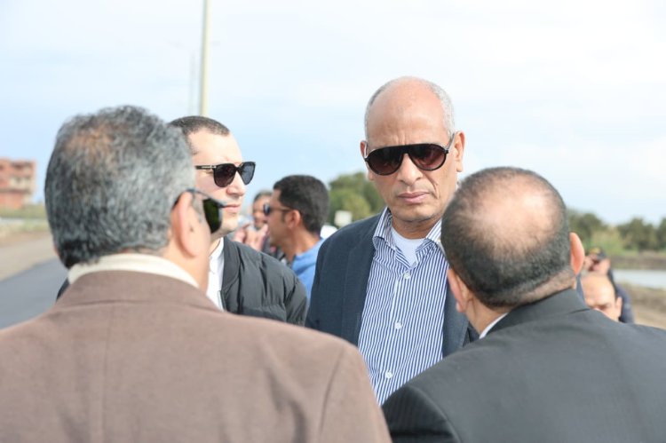 محافظ كفرالشيخ يتفقد أعمال الرصف لرفع كفاءة وتطوير شبكةالطرق