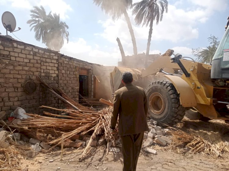 رئيس مركز جهينة  لا تهاون مع من يتعدي علي الأراضي الزراعية وأراضي أملاك الدولة