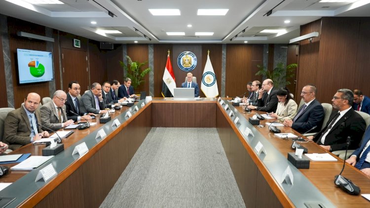 وزير البترول  يرأس جمعية  الفرعونية للبترول