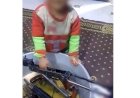 نكشف  فيديو تصوير طفل أثناء  محاولتة فك وتركيب وتنظيف الاسلحة بأسيوط