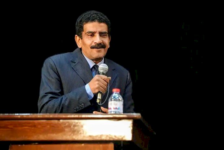 قصيدة أوعا في مرة يذقك حد للشاعر مصطفي معاذ