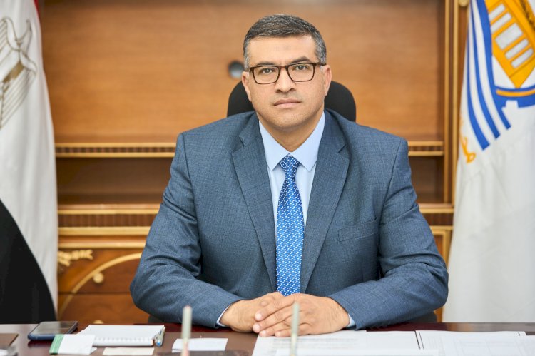 محافظ قنا: إغلاق وتشميع 5 محال غير مرخصة وتسليم 27 إنذارًا بنجع حمادي