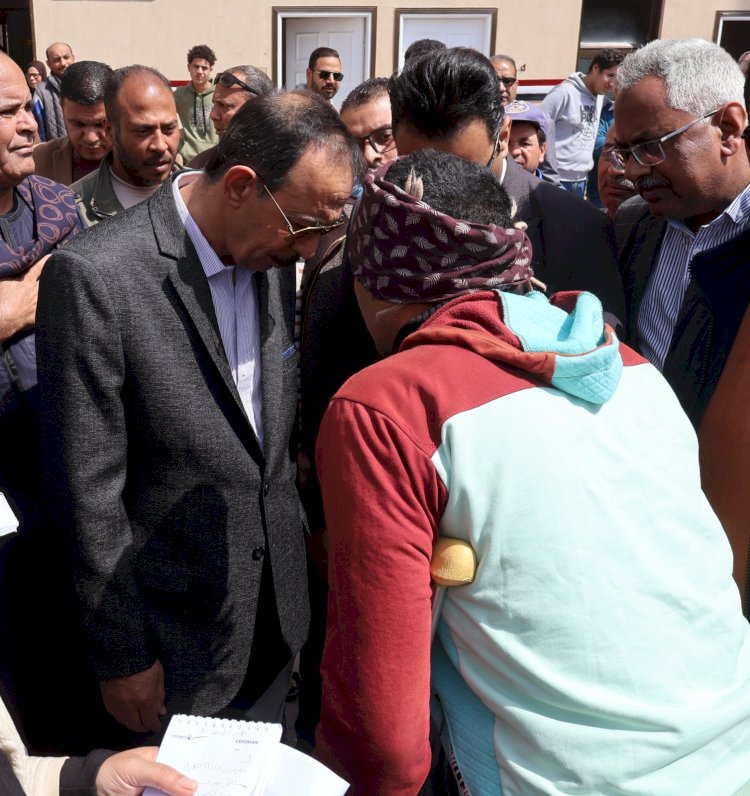 محافظ سوهاج يوجه بنقل مواطن  للمستشفى لاجراء عملية جراحية له على نفقة الدولة