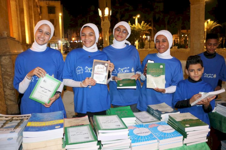 وفد «مؤسسة مودة» يزور معرض كتاب  الأعلى للشئون الإسلامية بساحة مسجد الحسين