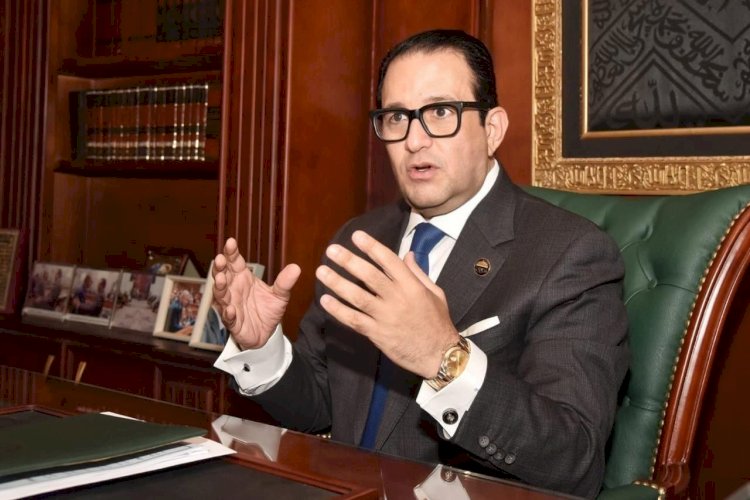 محاكمة المتهم بسب وزيره الثقافه الأحد