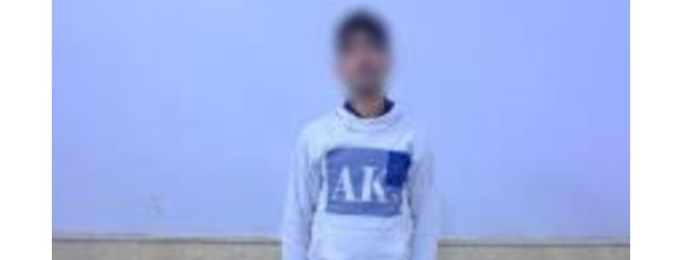 نكشف فيديو سرقة جهاز "لاب توب" من داخل سيارة بأسيوط