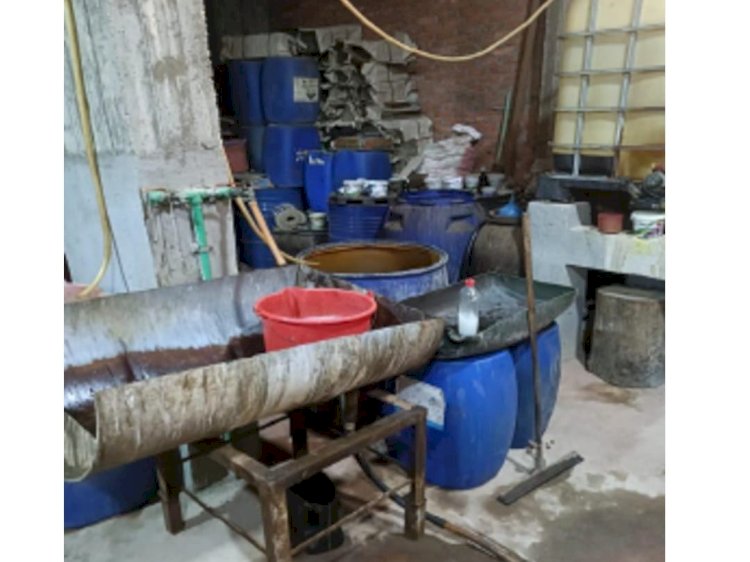 ضبط أكثر من 5 أطنان منظفات صناعية ومواد خام مجهولة المصدر ومنتهية الصلاحية داخل مخزن "بدون ترخيص" بالقليوبية