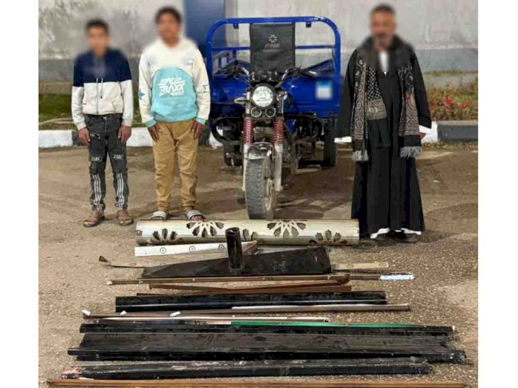 نكشف فيديو سرقة لافتة إعلانية بالشرقية