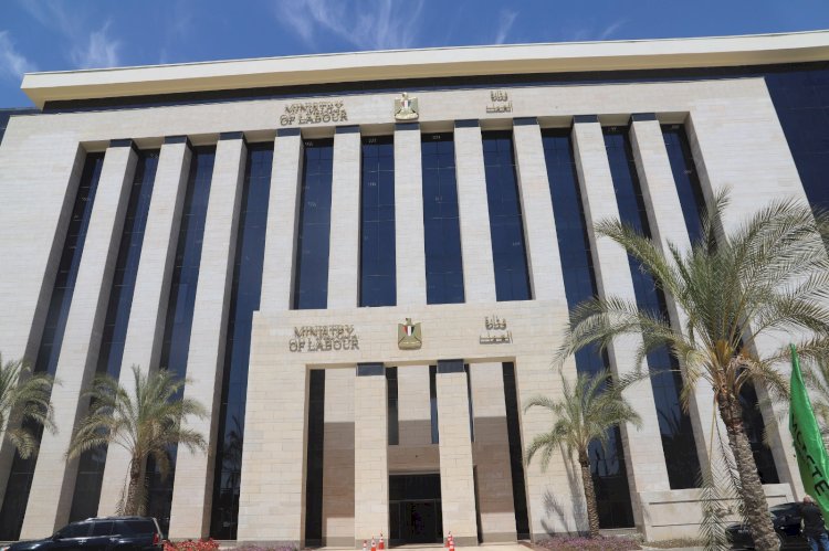 العمل تحذر من النصب تحت اسم منح العمالة غير المنتظمة