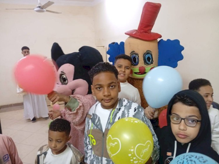 مركز شباب الديمقراط بأرمنت يطلق مبادرة عيدك أحلى مع مركز الشباب
