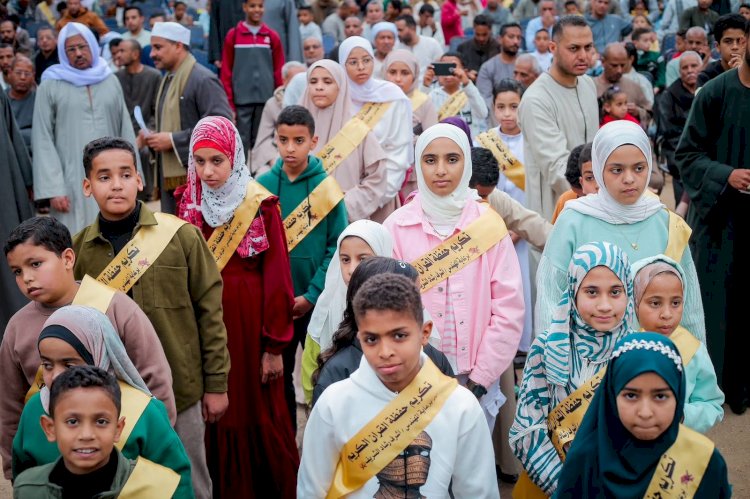 القرآن يجمع القلوب.. 300 حافظ و6 رحلات عمرة بقرى الأشراف بقنا