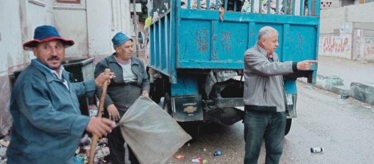 الأباصيري يقود حملات مكثفة لرفع مخلفات الأمطار بفاقوس - شرقية