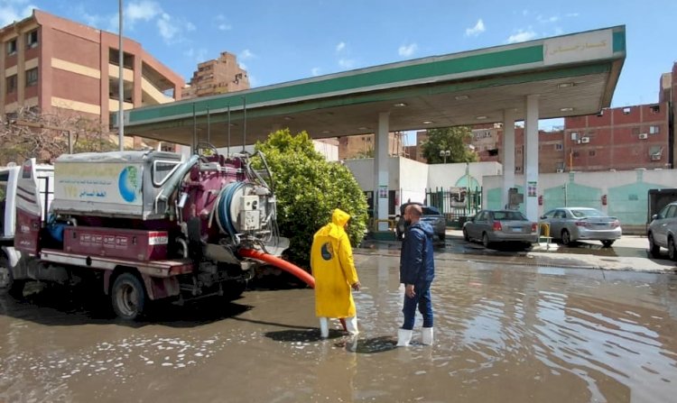 الصرف الصحي بالقاهرة… استمرار سحب مياه الأمطار بنطاق المحافظة