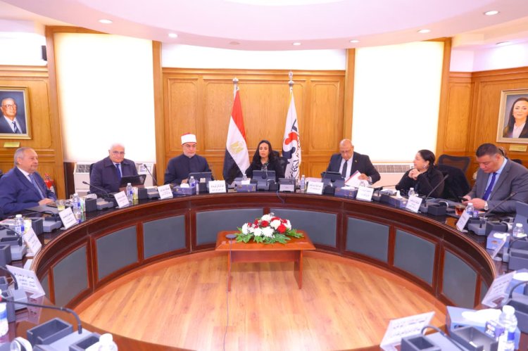 وزيرة التضامن ترأس اجتماع مجلس إدارة بنك ناصر