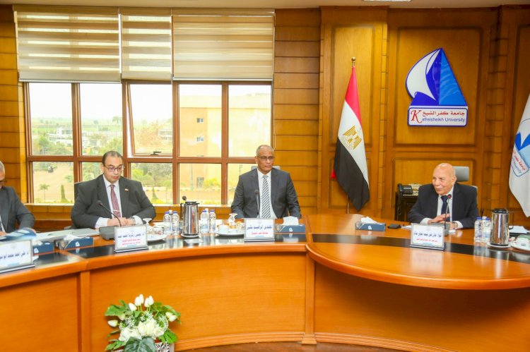 محافظ كفرالشيخ يؤكد دعم الجامعة الأهلية: خطط طموحة لتعزيز الاستثمار