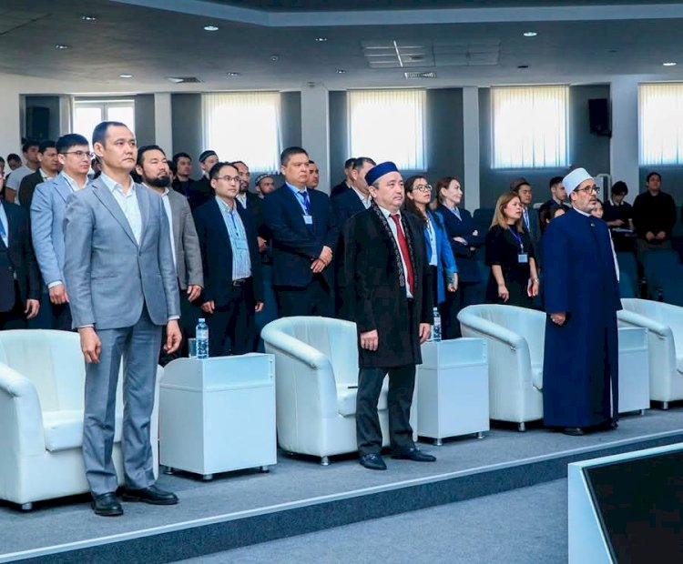 جامعة «نور مبارك»  تطلق  أسبوع العلم احتفاءً بيوم العاملين في المجال العلمي