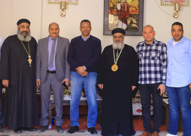 مدير تعليم أبوتشت يهنئ الأقباط بعيد القيامة المجيد