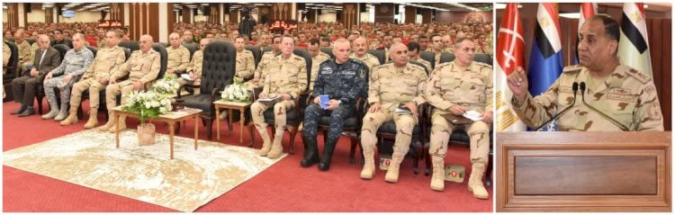 وزير الدفاع يلتقى عدداً من دارسى الأكاديمية العسكرية للدراسات العليا