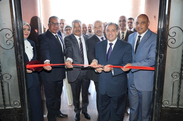 انطلاق أعمال المدرسة الفلكية الخامسة "ب" بقسم الفيزياء بكلية العلوم جامعة قنا