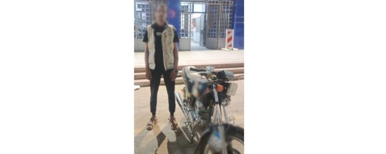 عامل يقوم بادء حركات استعراضية بدراجته فالقي القبض عليه باسيوط وتم احالته للنيابة
