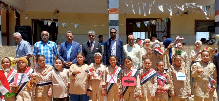 مدير ووكيل تعليم أبوتشت يشهدان احتفال مدرسة المحطة بالمتميزين في الرياضيات