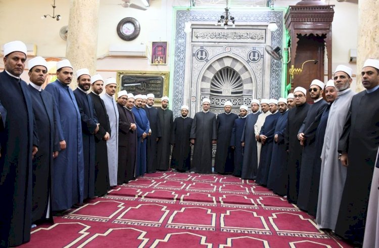 وزارة الأوقاف تُسيّر قافلة دعوية إلى أحياء المطرية وبركة الحاج لنشر قيم التراحم