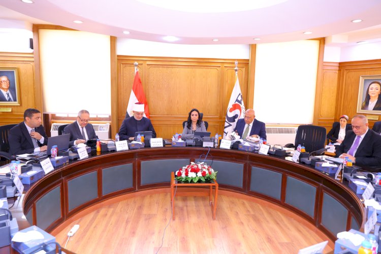 وزيرة التضامن ترأس اجتماع مجلس إدارة بنك ناصر الاجتماعي