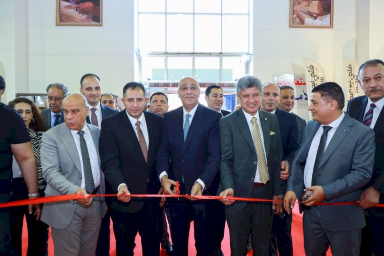 تنمية المشروعات يفتتح معرض أوكازيون للأثاث الدمياطي بالتعاون مع الغرفة التجارية بدمياط