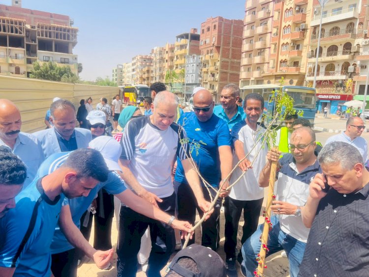 محافظ أسوان يشيد بدور جامعة أسوان في دعم مبادرة أسوان بشبابها أجمل
