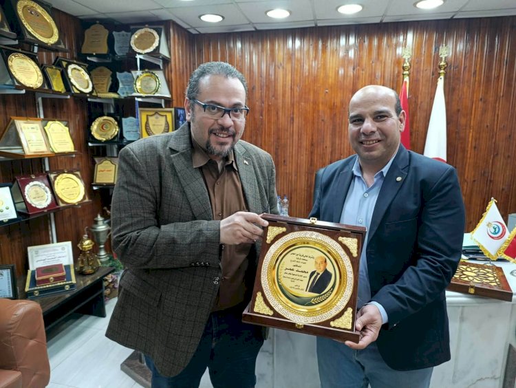 تكريم  وكيل وزارة الصحة بالشرقية  لجهوده في تطوير المنظومة الصحية
