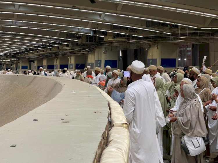 التضامن :  حجاج الجمعيات الأهلية يواصلون رمي الجمرات  في أول أيام التشريق