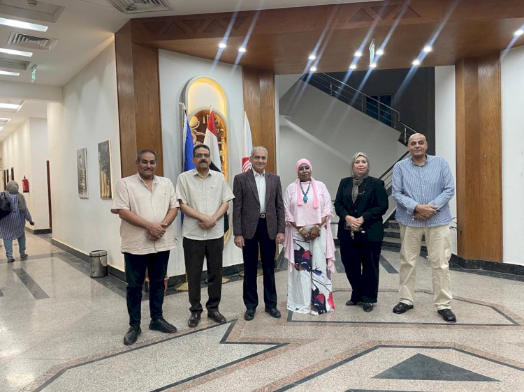 رئيس جامعة أسوان يشارك في احتفالية مكتبة مصر العامة بأسوان