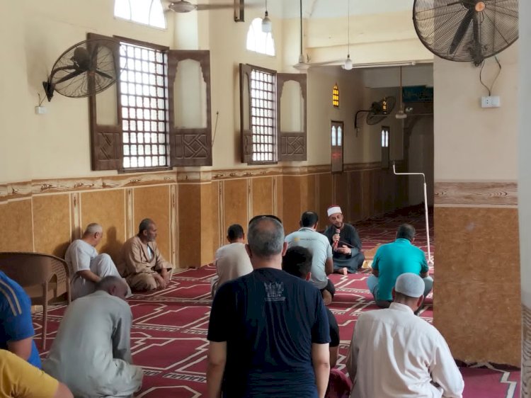 الأوقاف تواصل  برنامج المساجد المحورية وتناقش مخاطر المخدرات وأثرها في المجتمع
