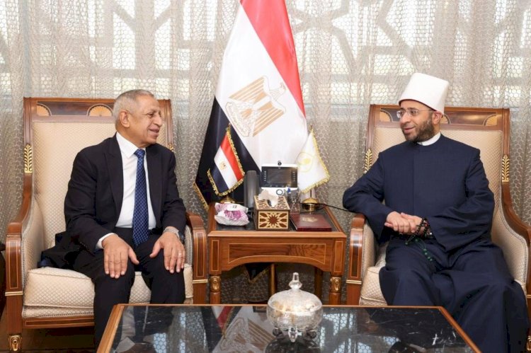 برتوكول  بين الأوقاف والأكاديمية العربية للعلوم والتكنولوجيا للاستفادة من البرامج العلمية