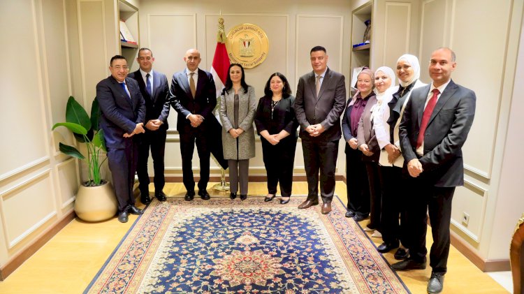 "مايا وعبداللطيف" يوقعان بروتوكول  تنظيم أعمال تشغيل قاعات الحضانة