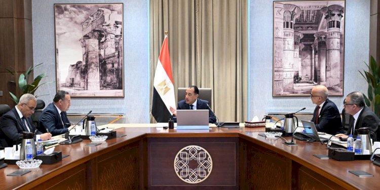 رئيس الوزراء يستعرض الموقف التنفيذي لمشروع المدينة الطبية لجامعة عين شمس